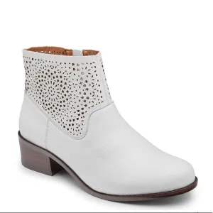 New Vionic white ankle boots