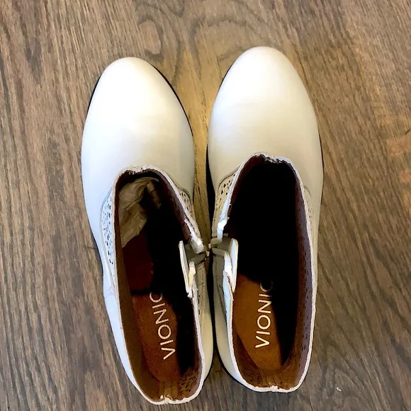 New Vionic white ankle boots