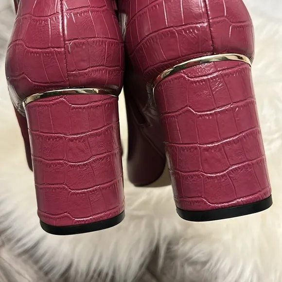 New! White House | Black Market BRYNN Dark SangriaAnkle Boot