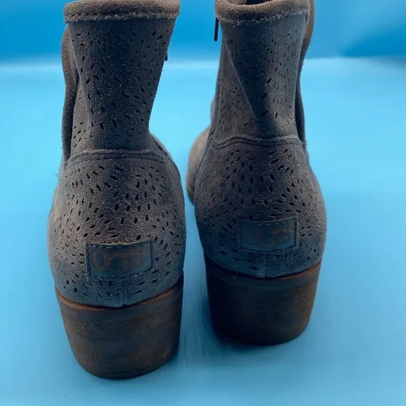 NEW Womens 5 Grey Suede UGG Darling Seaweed Perf Zip Ankle Cowboy Style Boots