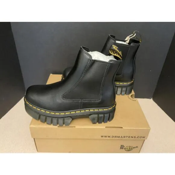 New! Womens Dr. Martens  Audrick Black Leather Platform Chelsea Boots. Size 7.