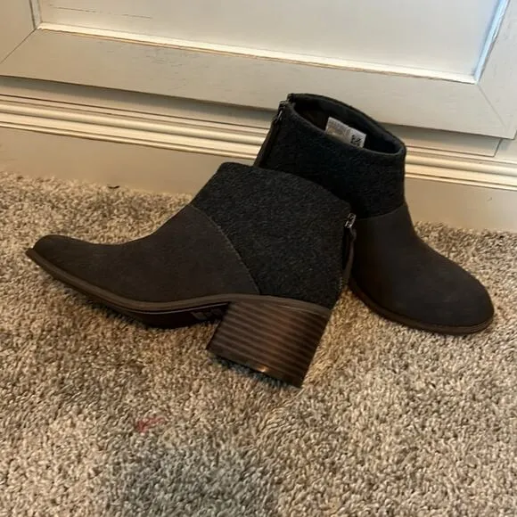 NEW Women's TOMS Lacy Bootie Forged Iron Grey Suede/Felt 5 $85 ankle boots Nice