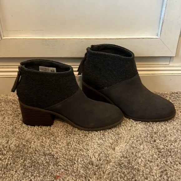 NEW Women's TOMS Lacy Bootie Forged Iron Grey Suede/Felt 5 $85 ankle boots Nice
