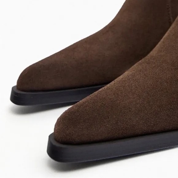 New! Zara women’s Sz 9, Brown Suede  Ankle Boots.