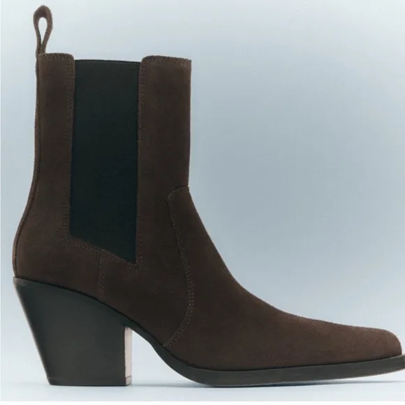 New! Zara women’s Sz 9, Brown Suede  Ankle Boots.