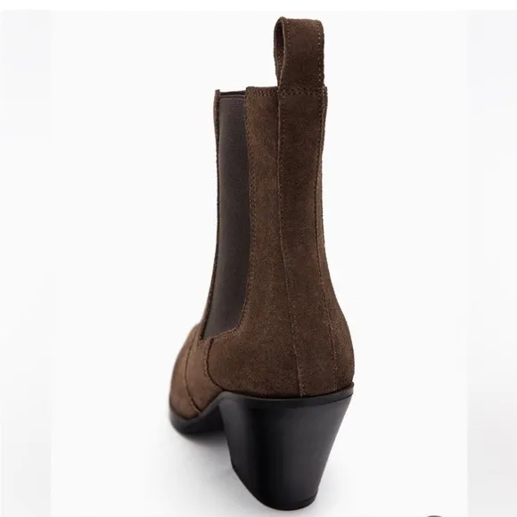 New! Zara women’s Sz 9, Brown Suede  Ankle Boots.
