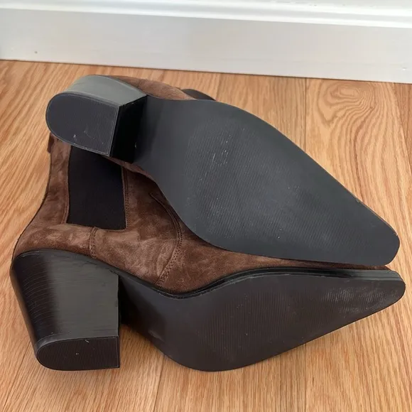 New! Zara women’s Sz 9, Brown Suede  Ankle Boots.