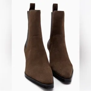 New! Zara women’s Sz 9, Brown Suede  Ankle Boots.