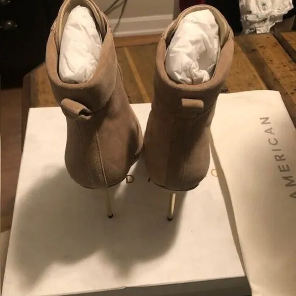 NIB $275 GOOD AMERICAN SCANDAL STONE BEIGE SUEDE STILETTO BOOTS SIZE 12