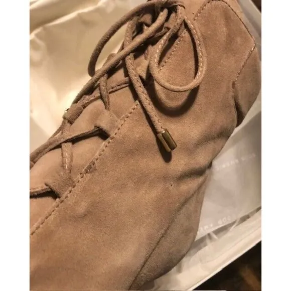 NIB $275 GOOD AMERICAN SCANDAL STONE BEIGE SUEDE STILETTO BOOTS SIZE 12