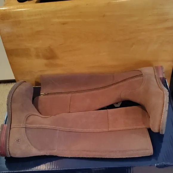NIB Ariat Sutton H2O size 10.5 waterproof riding boots