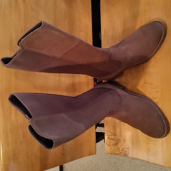 NIB Ariat Sutton H2O size 10.5 waterproof riding boots