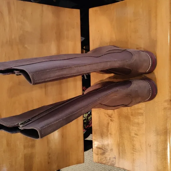 NIB Ariat Sutton H2O size 10.5 waterproof riding boots