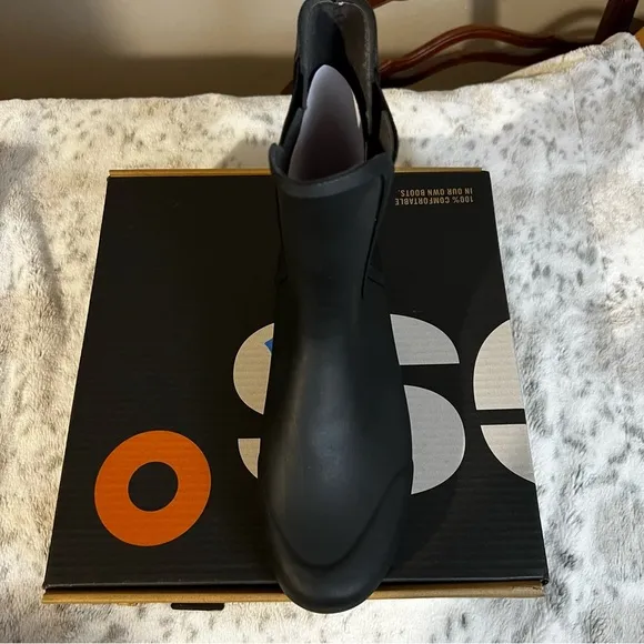 NIB Bogs Ladies Holly Tall Waterproof Black Rain Boots sz 11