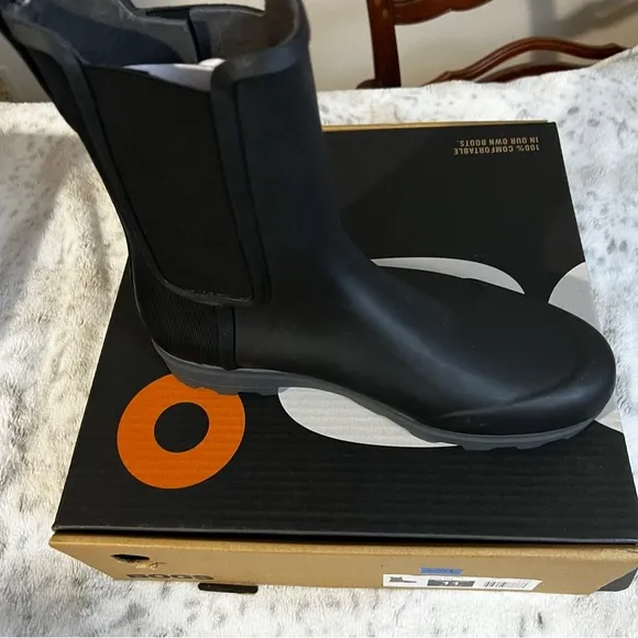 NIB Bogs Ladies Holly Tall Waterproof Black Rain Boots sz 11