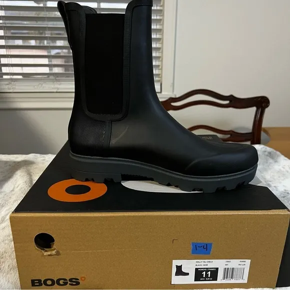 NIB Bogs Ladies Holly Tall Waterproof Black Rain Boots sz 11