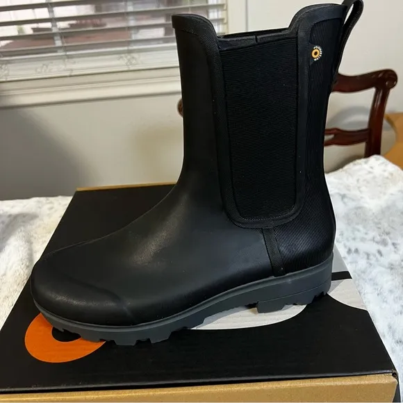 NIB Bogs Ladies Holly Tall Waterproof Black Rain Boots sz 11