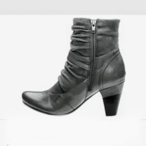 NIB Hush Puppies Black Leather Ankle Boots