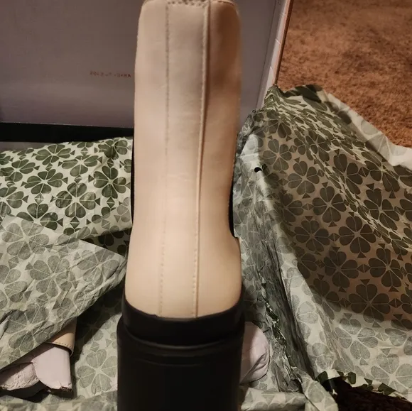 NIB Kate Spade Winnie Leather  White boots