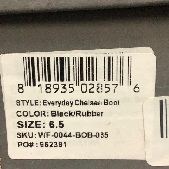 NIB Nisolo Everyday Chelsea Boot - Black and Rubber Size 6.5