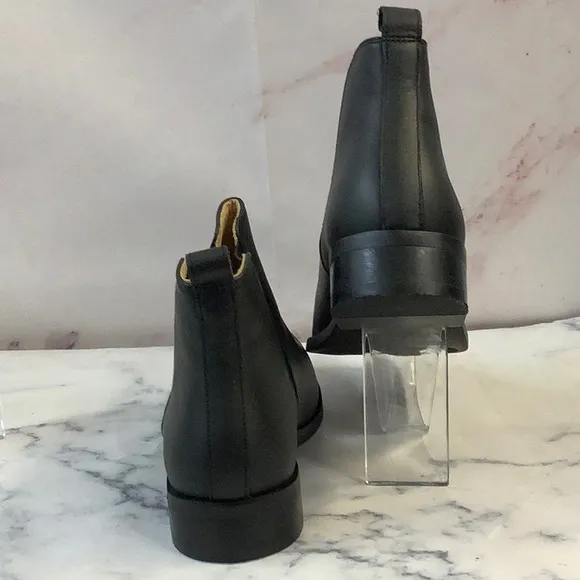 NIB Nisolo Everyday Chelsea Boot - Black and Rubber Size 6.5