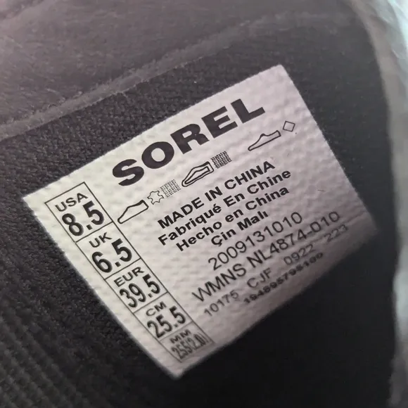 NIB Sorel Hi Line Heel Chelsea Boot in Sea Salt Black