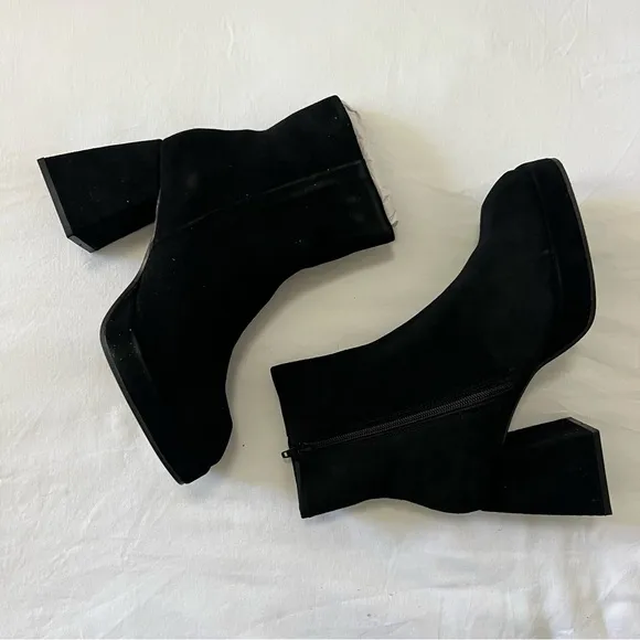 NIB Steve Madden Suede platform boots