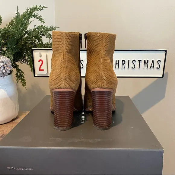 NIB Vince Camuto Larena Booties