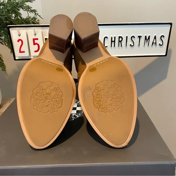 NIB Vince Camuto Larena Booties
