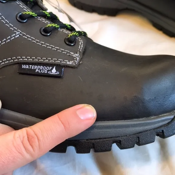 NIB Women's Wolverine Piper boots size 6.5 Black, gray and green