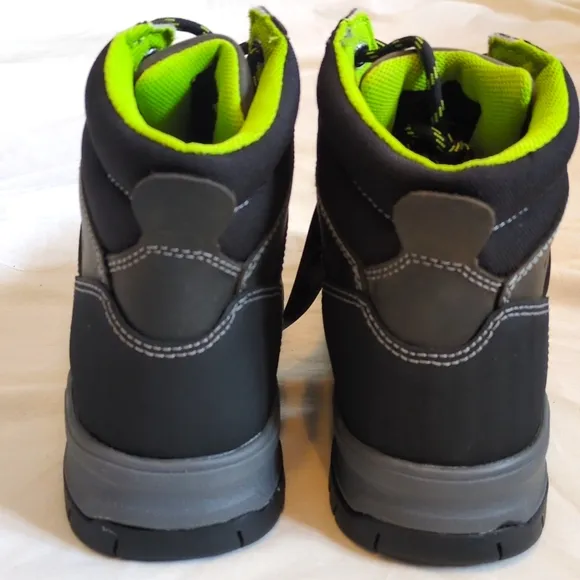 NIB Women's Wolverine Piper boots size 6.5 Black, gray and green