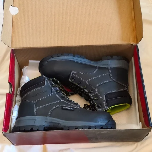NIB Women's Wolverine Piper boots size 6.5 Black, gray and green