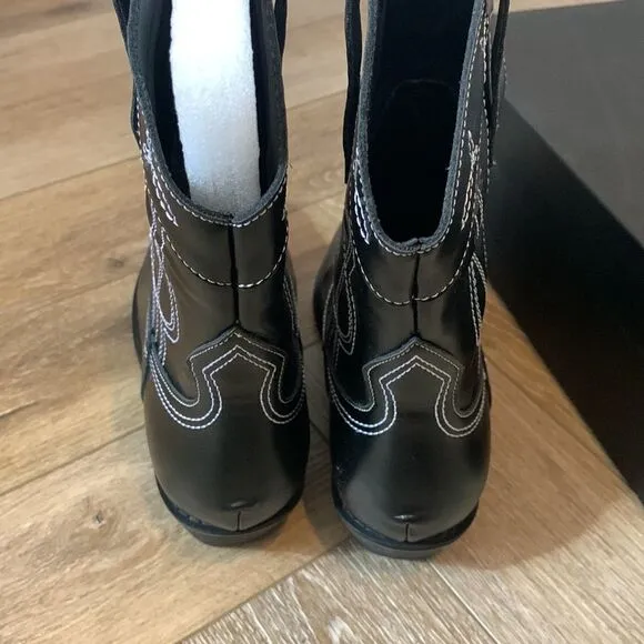 NIB Black Cowgirl Boots