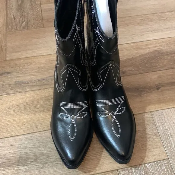 NIB Black Cowgirl Boots