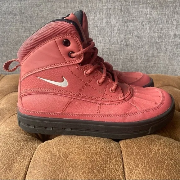 Nike ACG Woodside Boots in Redwood Black Youth 2.5