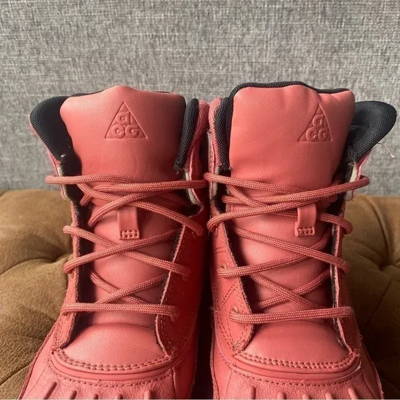 Nike ACG Woodside Boots in Redwood Black Youth 2.5