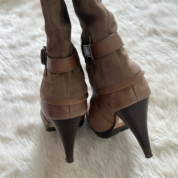 Nike Air Suede Buckle Boots