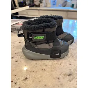 Nike Flex Advantage  Toddler Fleece Lined Snow Boots sz 5C EUC