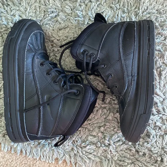 🖤🖤NIKE WOODSIDE 2 HIGH ACG BOOT 🖤🖤size 1.5