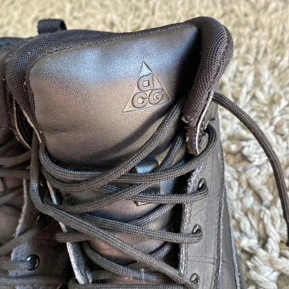 🖤🖤NIKE WOODSIDE 2 HIGH ACG BOOT 🖤🖤size 1.5