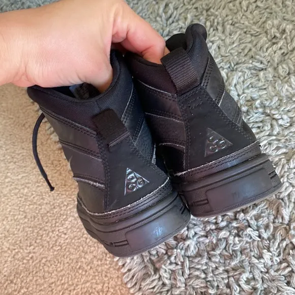 🖤🖤NIKE WOODSIDE 2 HIGH ACG BOOT 🖤🖤size 1.5
