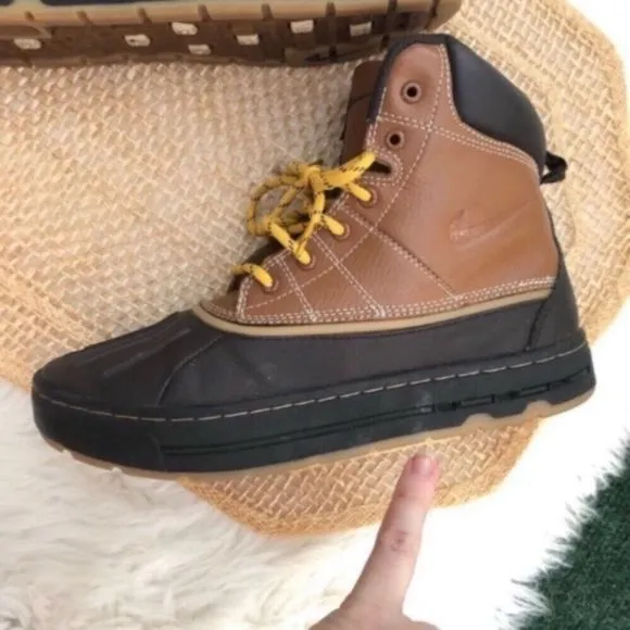 Nike ACG Woodside Duck Boots 6Y