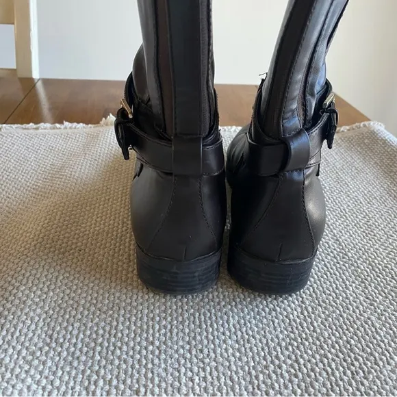 Nine West Giani3 Dark Brown Faux Leather Riding Boots Buckle Detail Sz 9M