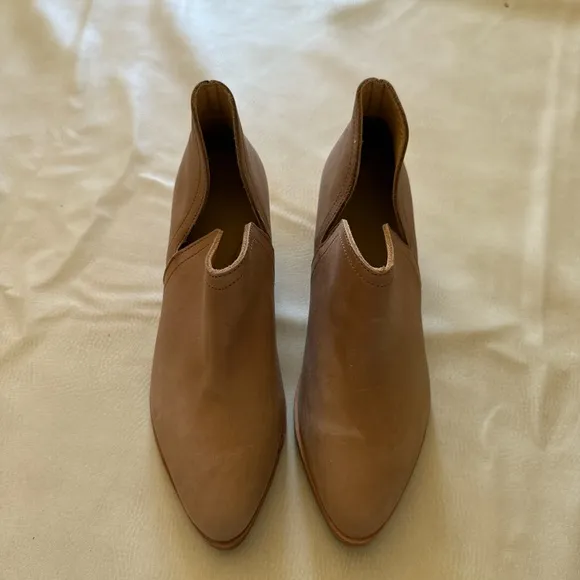 Nisolo Mia everyday boots