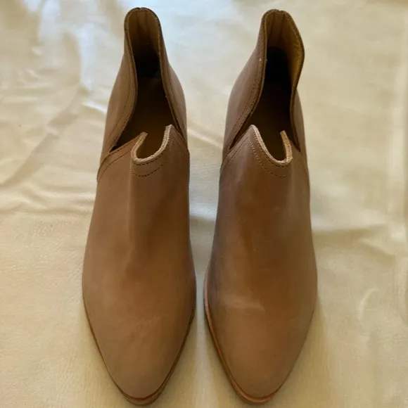 Nisolo Mia everyday boots