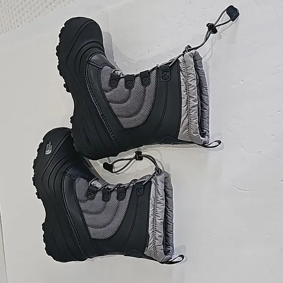 North Face Alpenglow IV Snow Boots Youth Size 4 NWT