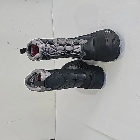 North Face Alpenglow IV Snow Boots Youth Size 4 NWT