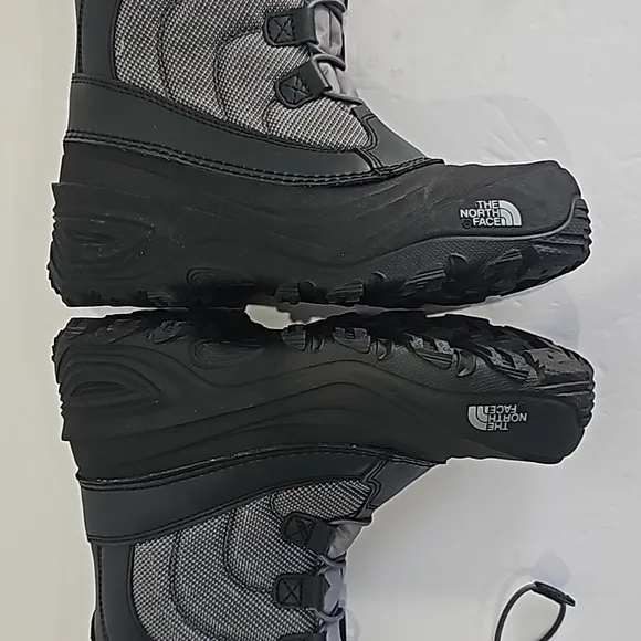 North Face Alpenglow IV Snow Boots Youth Size 4 NWT