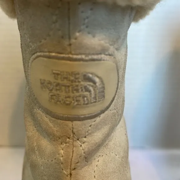 North Face Primaloft Waterproof 200 Gram Insulation Winter Suede Boots Size 7.5