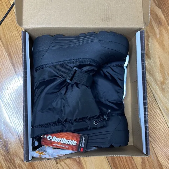 Northside Unisex Insulated Waterproof Black Snow Boots | 12. NWT